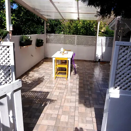 Vacation_studio_near_the_beach *